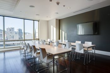 Flexible, private space for meetings, hosting a dinner party or working remotely